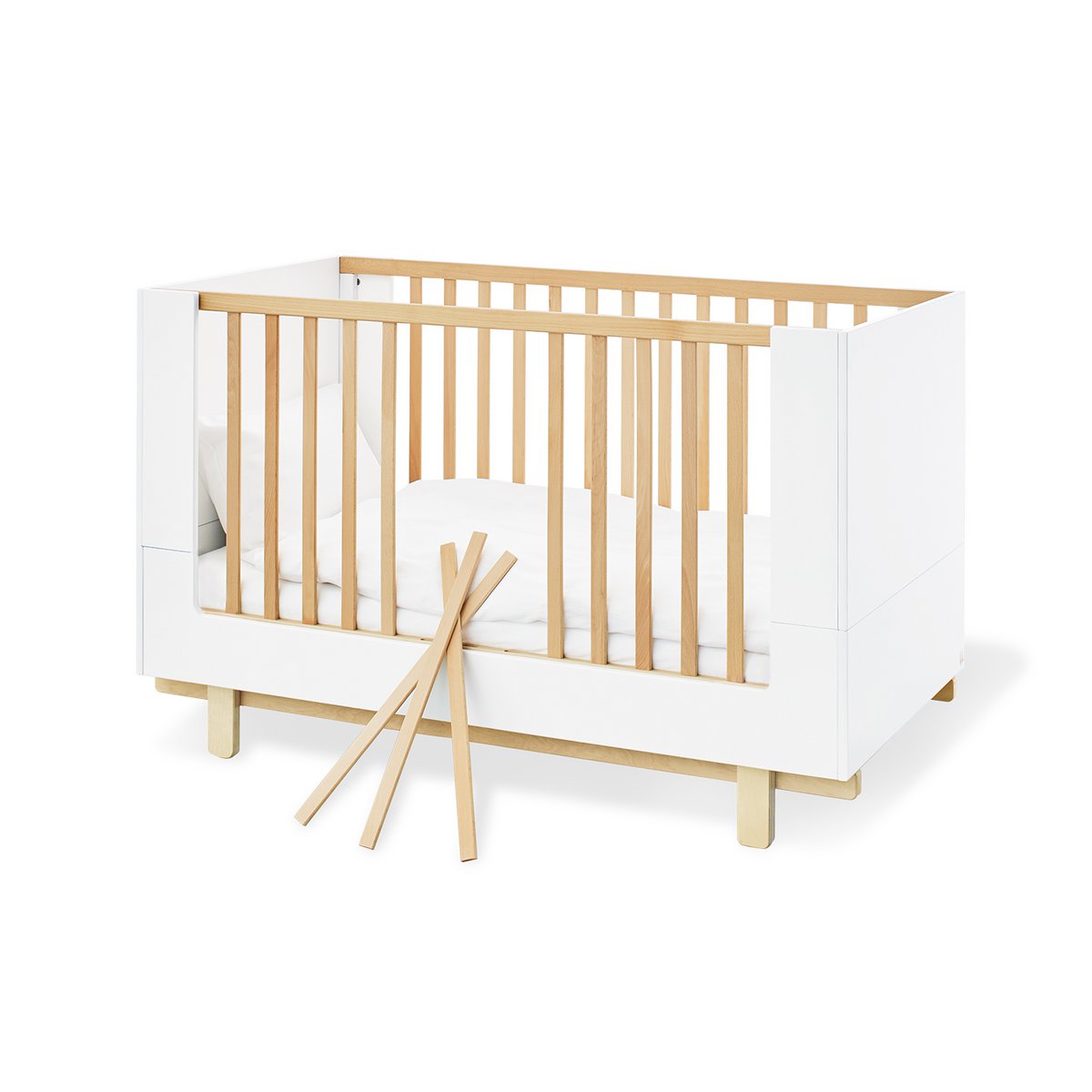 Children's room 'Boks' - 3 parts: Bedstead/Extra Wide Chest of Drawers/2-door Wardrobe - White/Natural