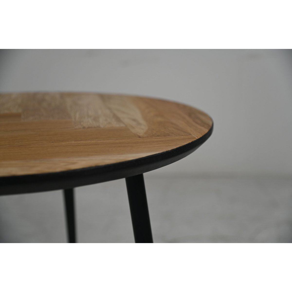 Coffee table 'Fishbone' - 60x60x49cm - Oak/Metal - Natural/Black