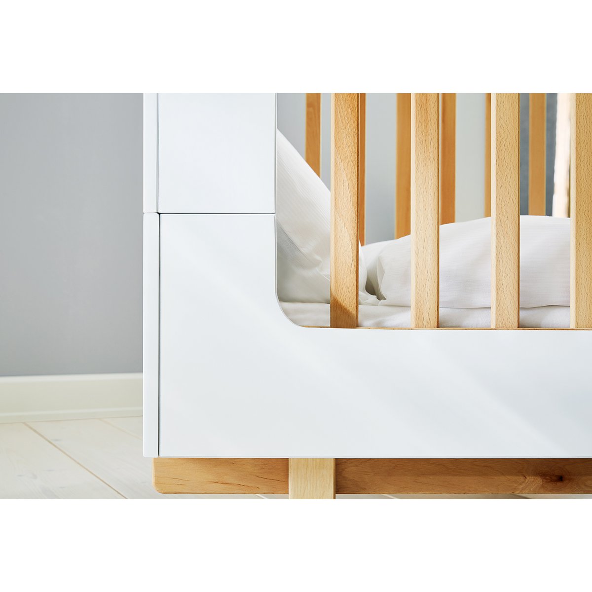 Children's room 'Boks' - 3 parts: Bedstead/Wide Chest of Drawers/3-door Wardrobe - White/Natural