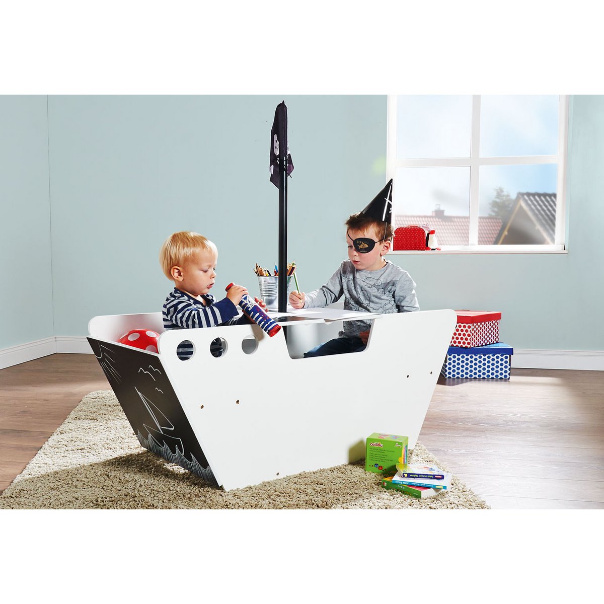 Play boat with Pirate flag 'Hoppetosse' - White/Black