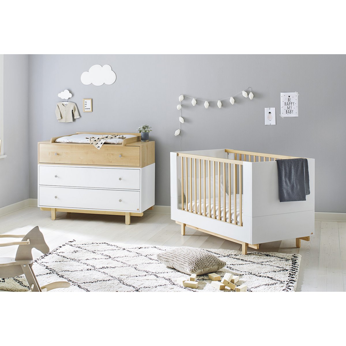 Children's room 'Boks' - 2 parts: Bed/Wide Chest of Drawers - White/Natural